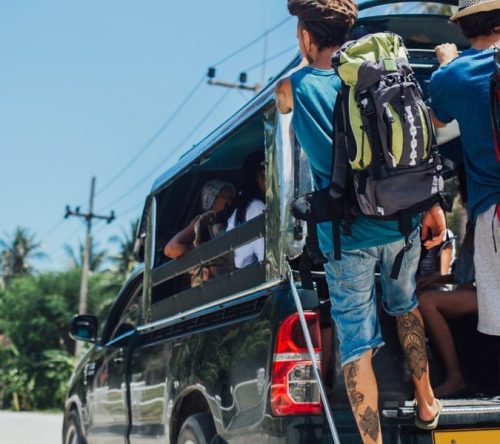 Menschen im Ausland auf Van