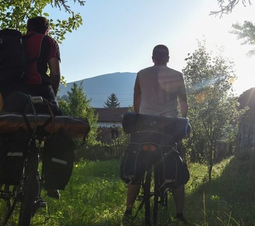 Radfahrer im Grünen